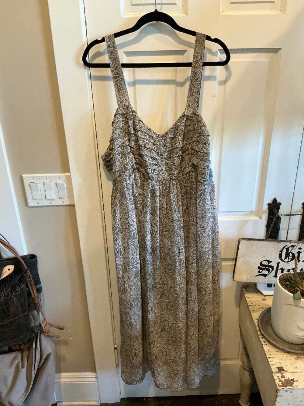Roaman’s upscale dress!  Excellent condition!  Plus size 28W